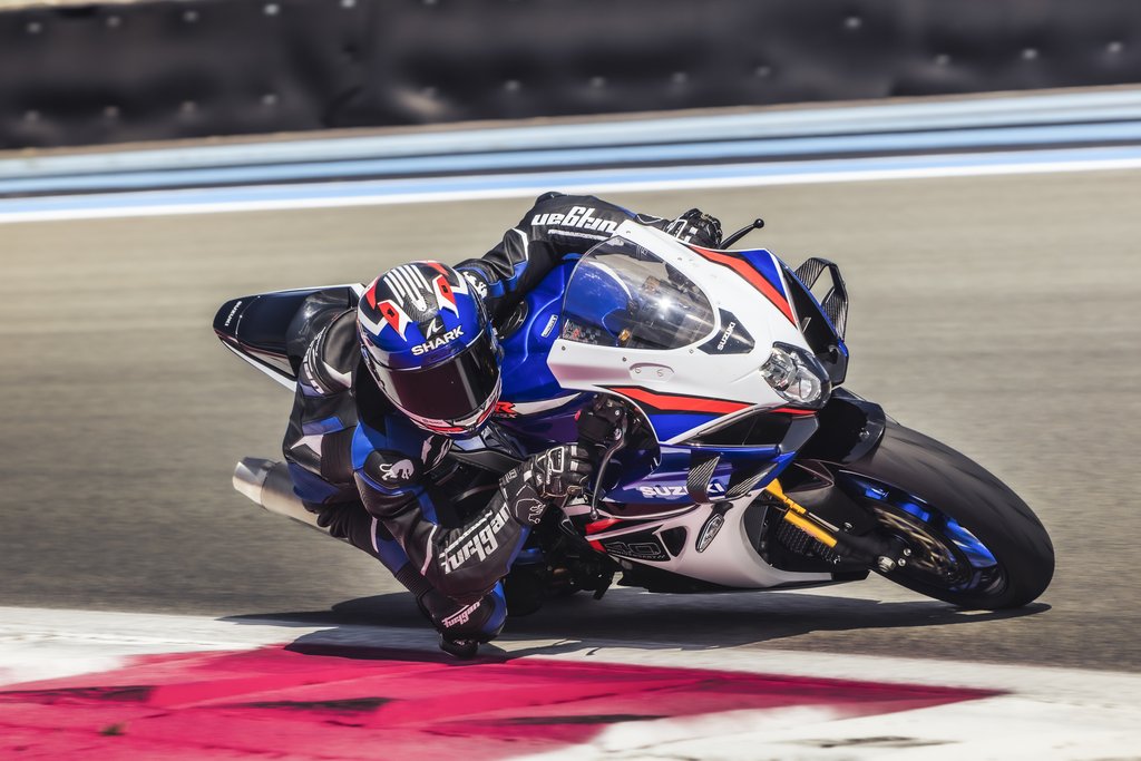 gsx-r 1000r blue 2025 pista