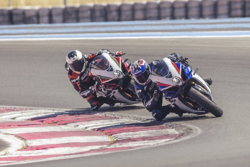 gsx-r 1000r action group